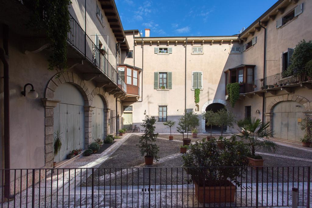 Antiche Colonne Suite Verona Exterior photo
